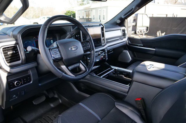 Used 2025 Ford F450 Platinum w/ FX4 Off-Road Package image 36