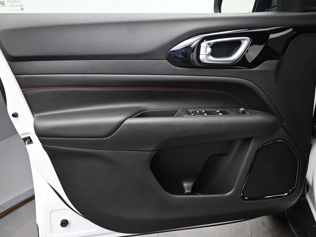 New 2026 Jeep Compass Trailhawk image 12