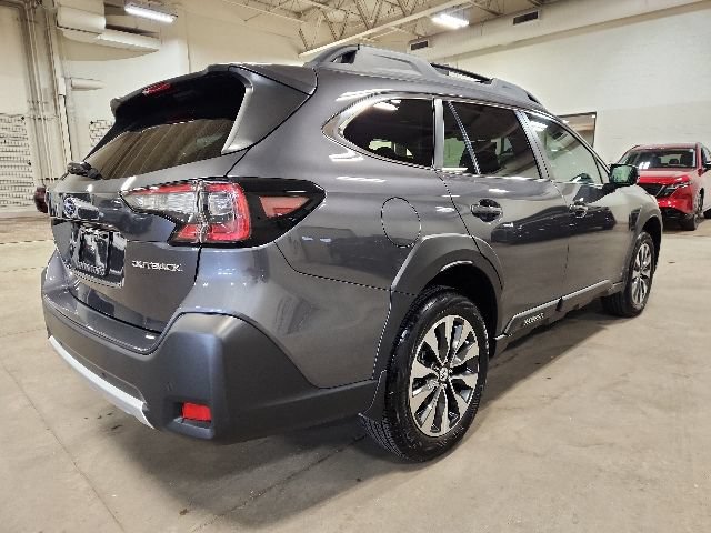 Used 2025 Subaru Outback Limited AWD/4WD image 3
