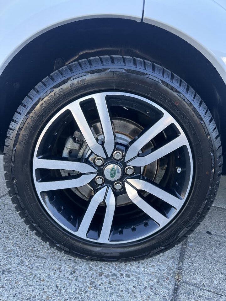 Used 2011 Land Rover LR4 HSE AWD/4WD image 17