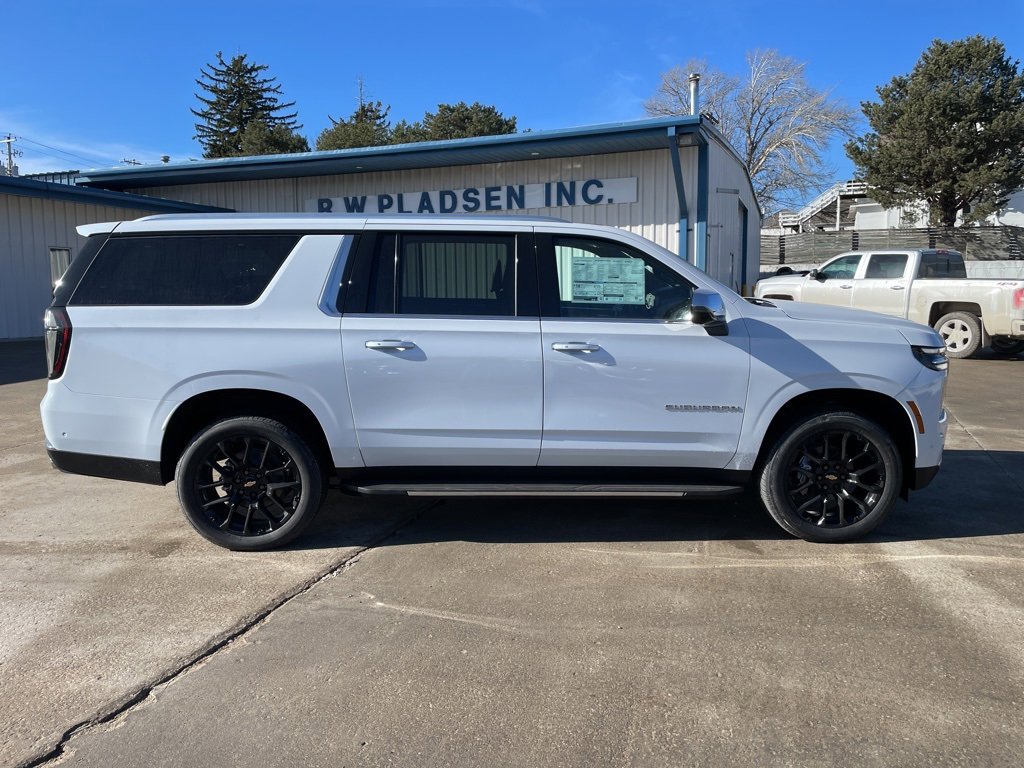 New 2026 Chevrolet Suburban Premier image 21