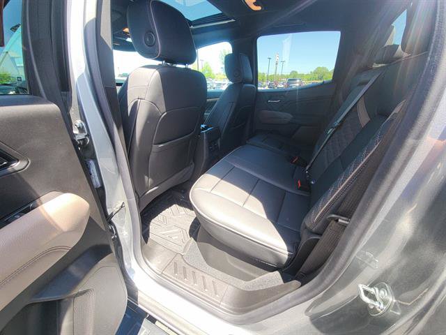 Used 2025 GMC Canyon Denali AWD/4WD image 16