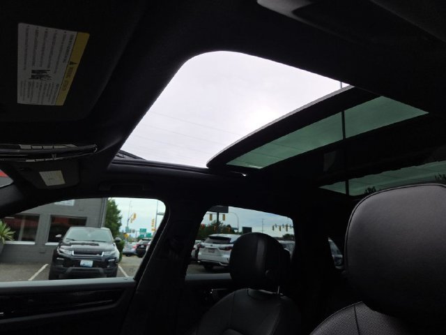 Used 2022 Porsche Cayenne AWD/4WD image 20