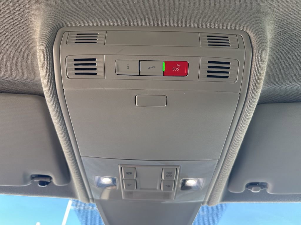 Used 2024 Volkswagen Tiguan SE image 18