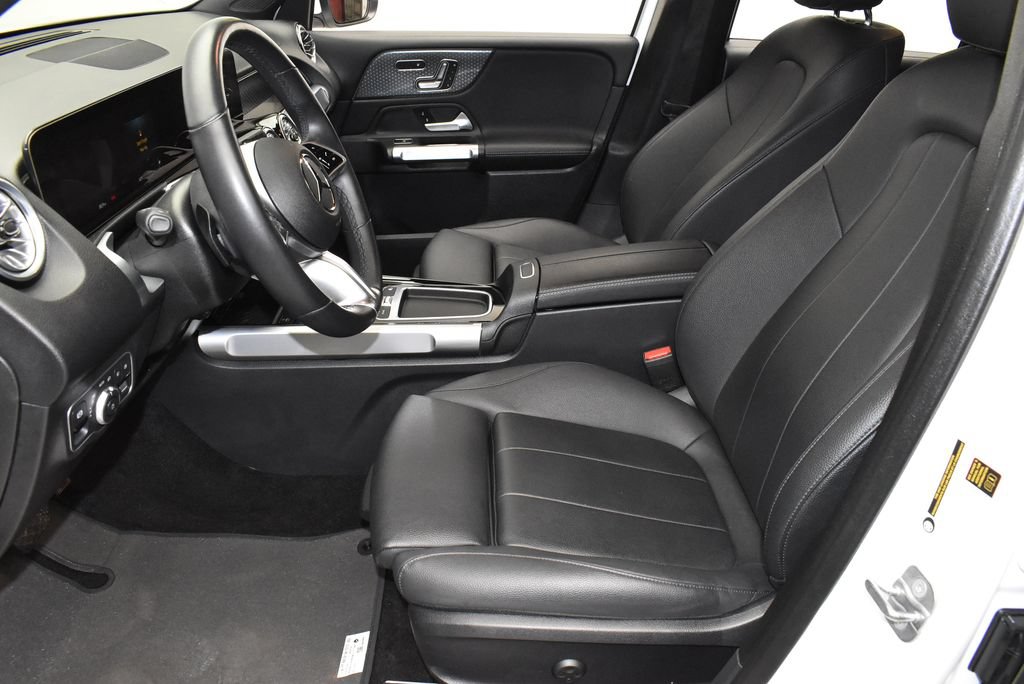 Used 2025 Mercedes-Benz GLB 250 4MATIC image 14