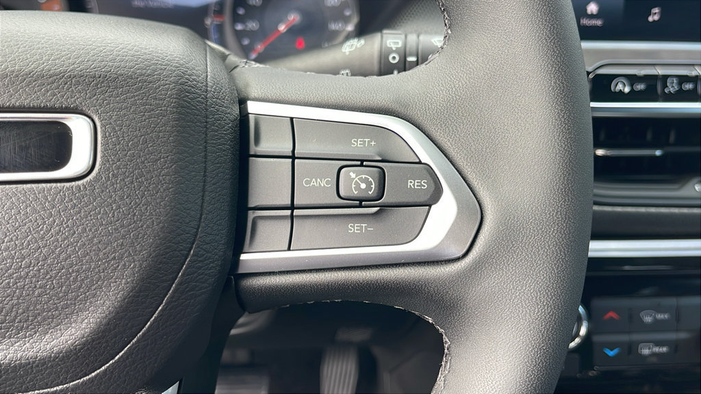 Used 2026 Jeep Compass Latitude AWD/4WD image 29