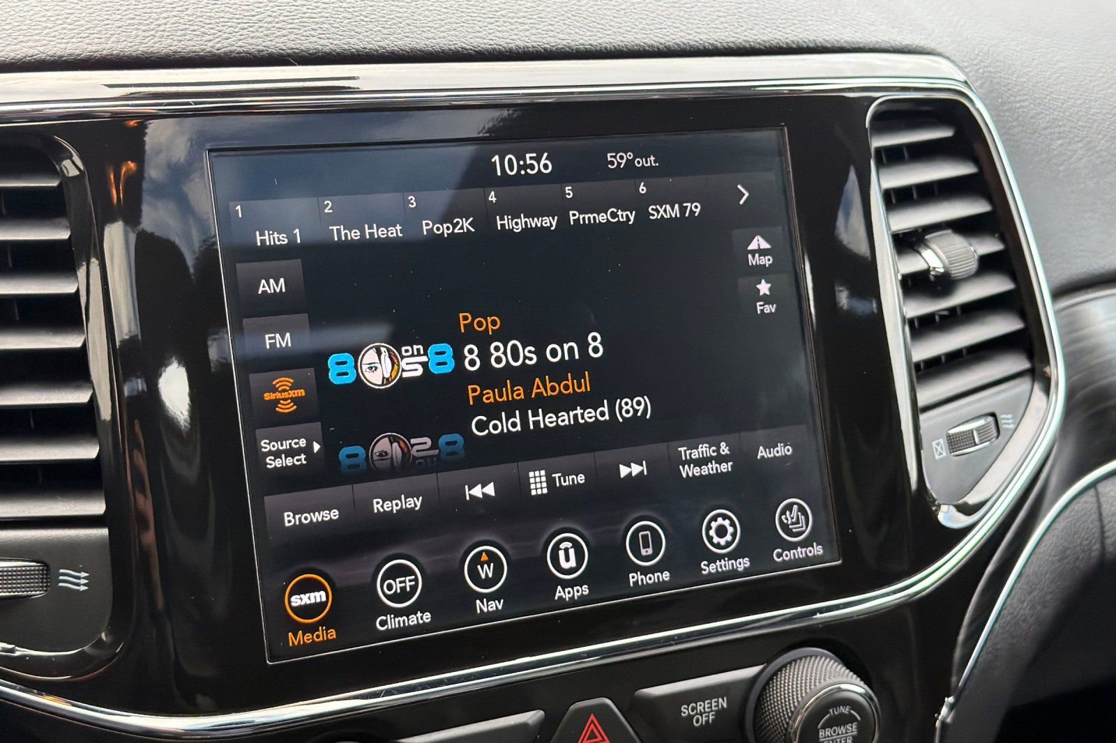 Used 2021 Jeep Grand Cherokee Limited w/ Luxury Group II image 19