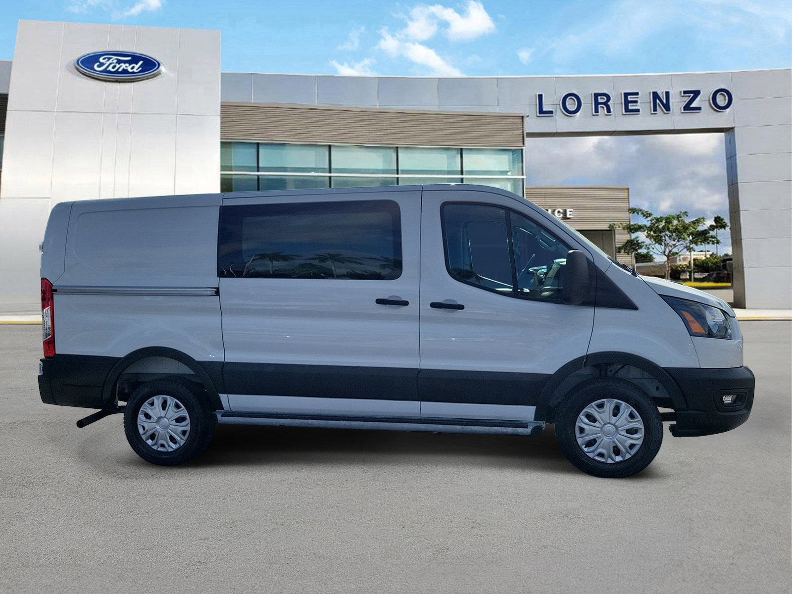 Used 2025 Ford Transit 250 Low Roof w/ Exterior Upgrade Package RWD image 4