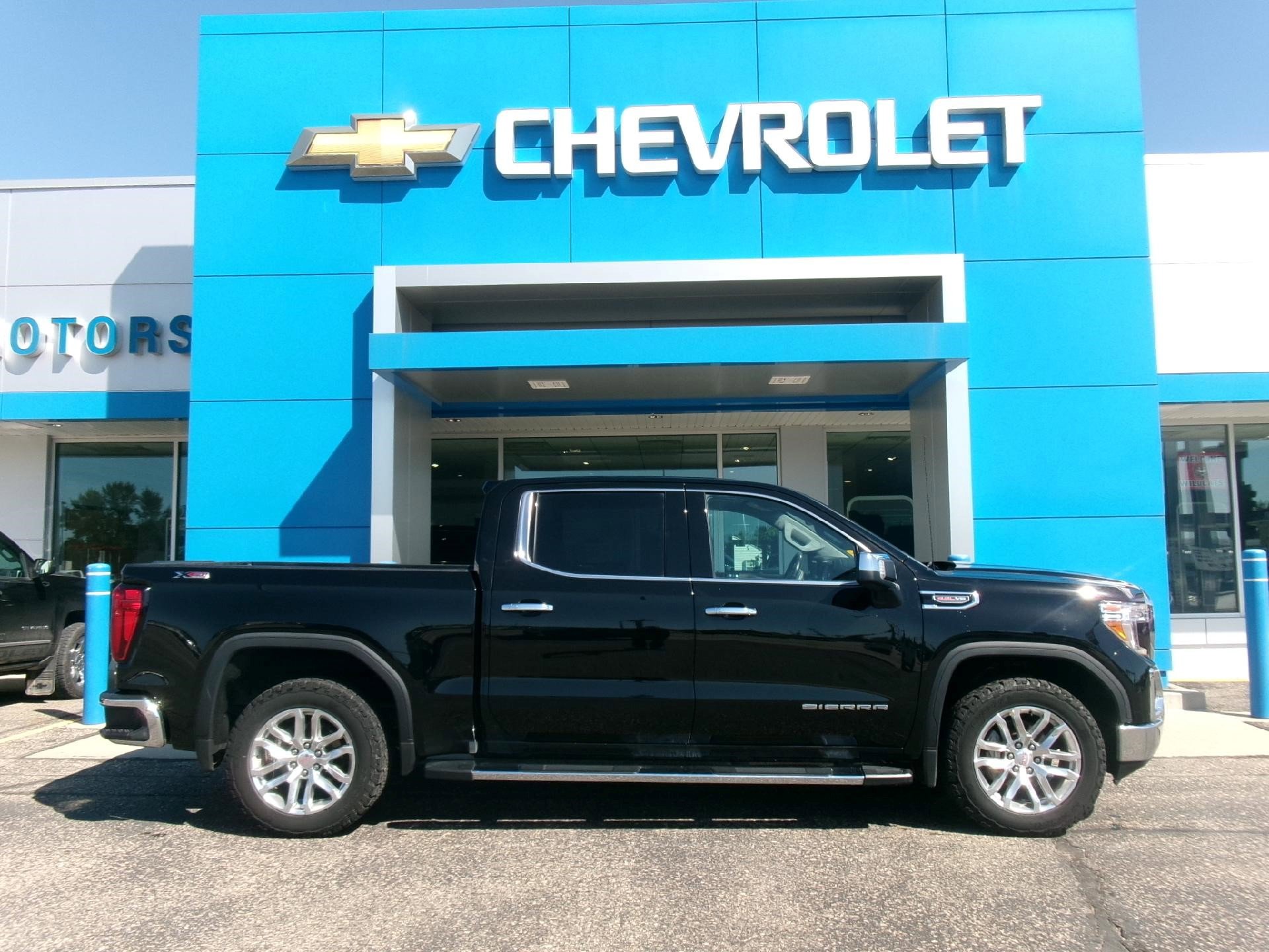 Certified 2021 GMC Sierra 1500 SLT w/ SLT Premium Package AWD/4WD image 1