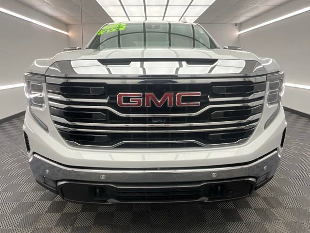 Used 2022 GMC Sierra 1500 SLT w/ SLT Convenience Package AWD/4WD image 2