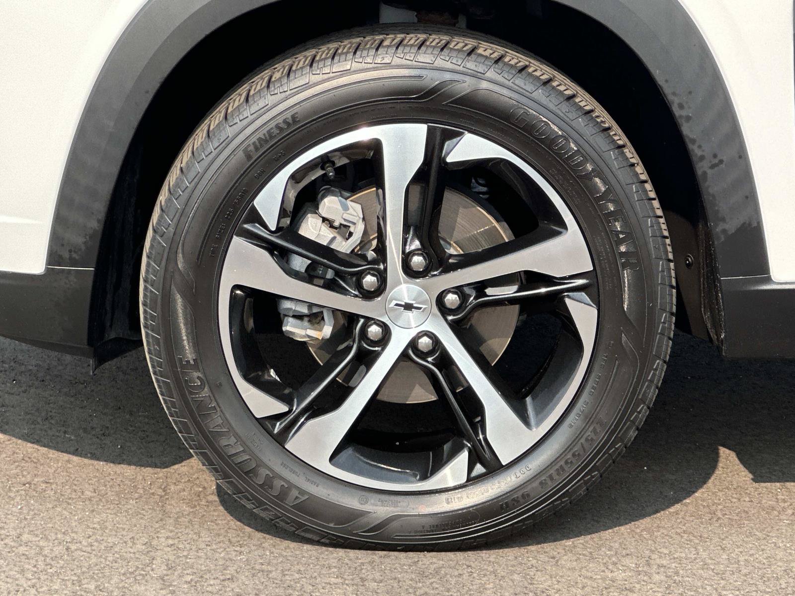 Certified 2024 Chevrolet Trax RS w/ Driver Confidence Package FWD image 8