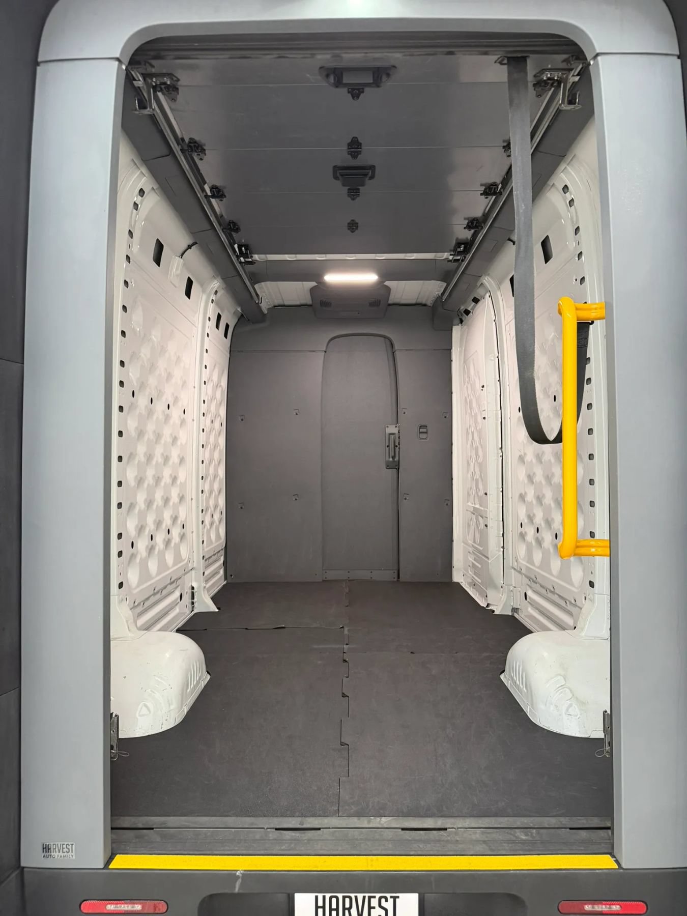 Used 2024 Rivian Delivery 500 FWD image 18