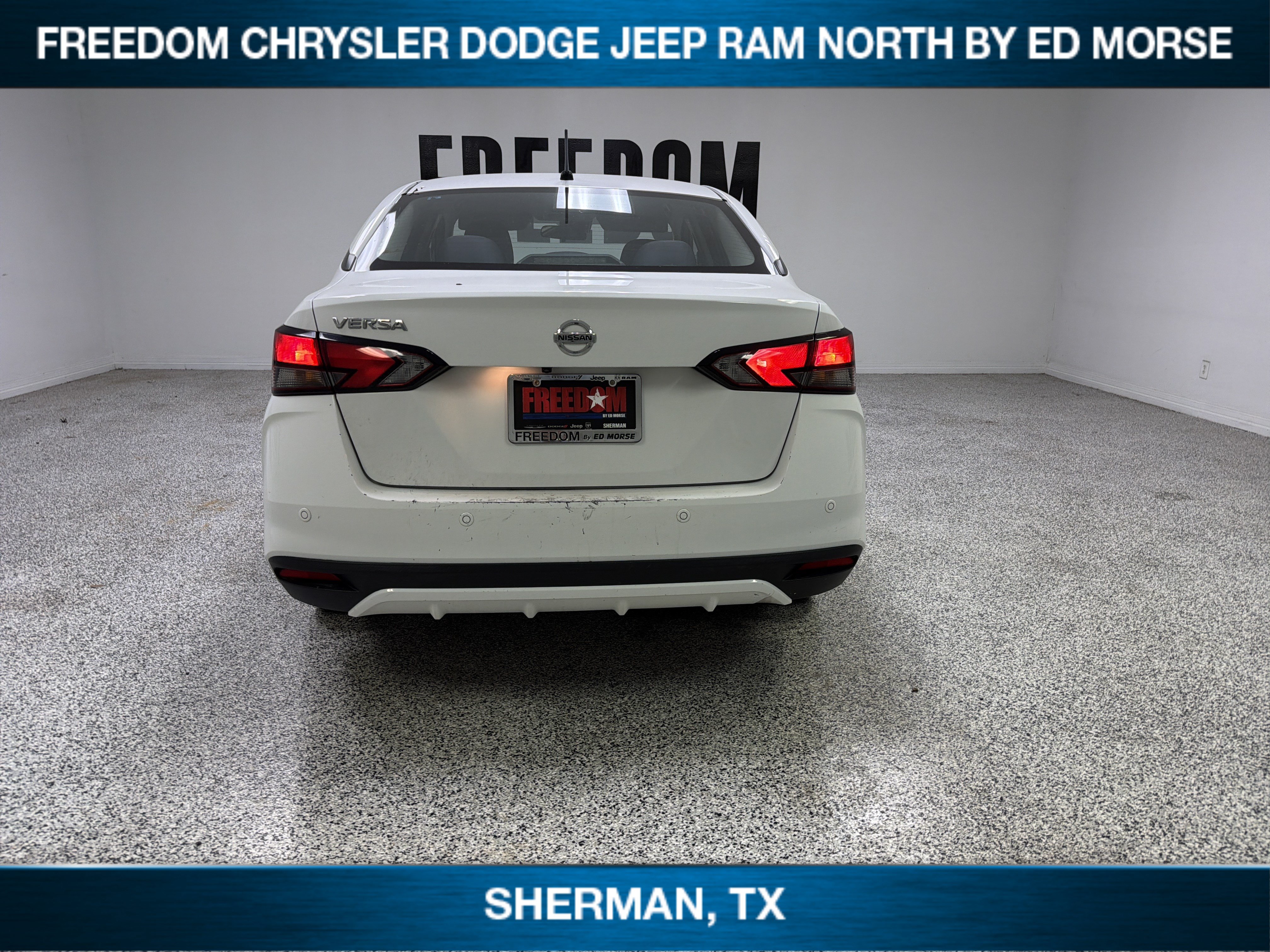 Used 2022 Nissan Versa S FWD image 6