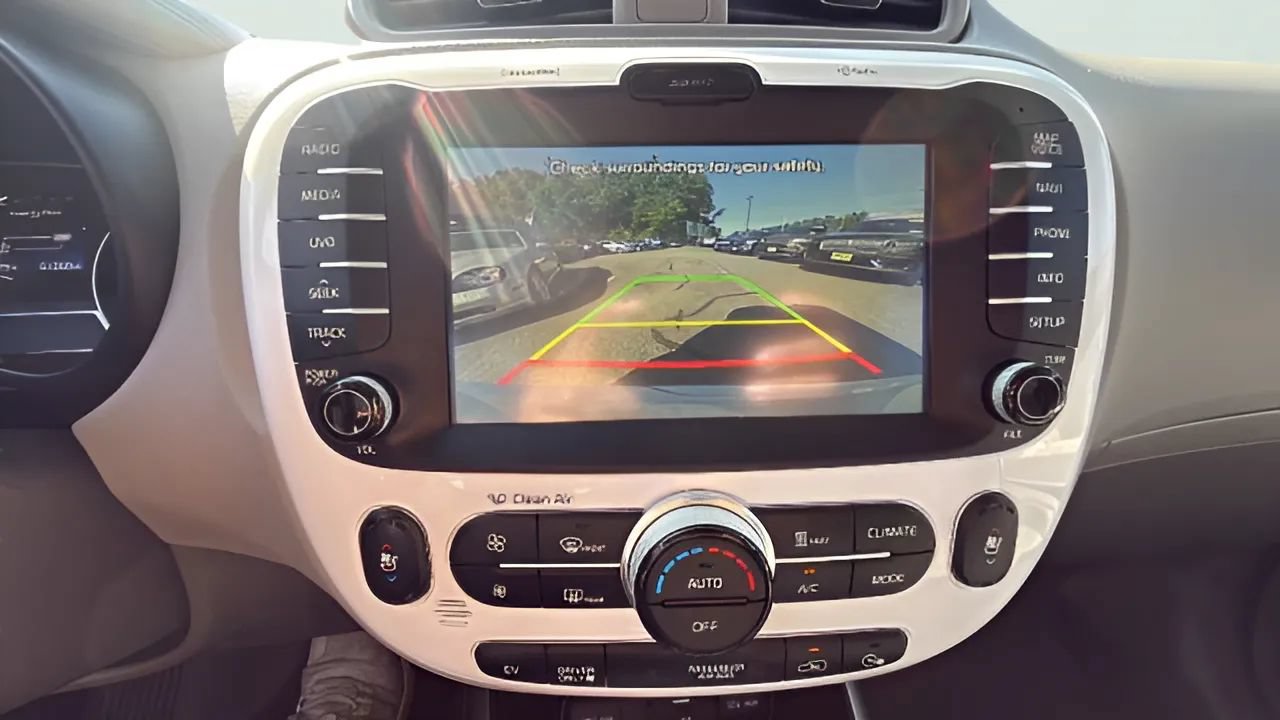 Used 2016 Kia Soul EV + w/ Sun & Fun Package FWD image 27