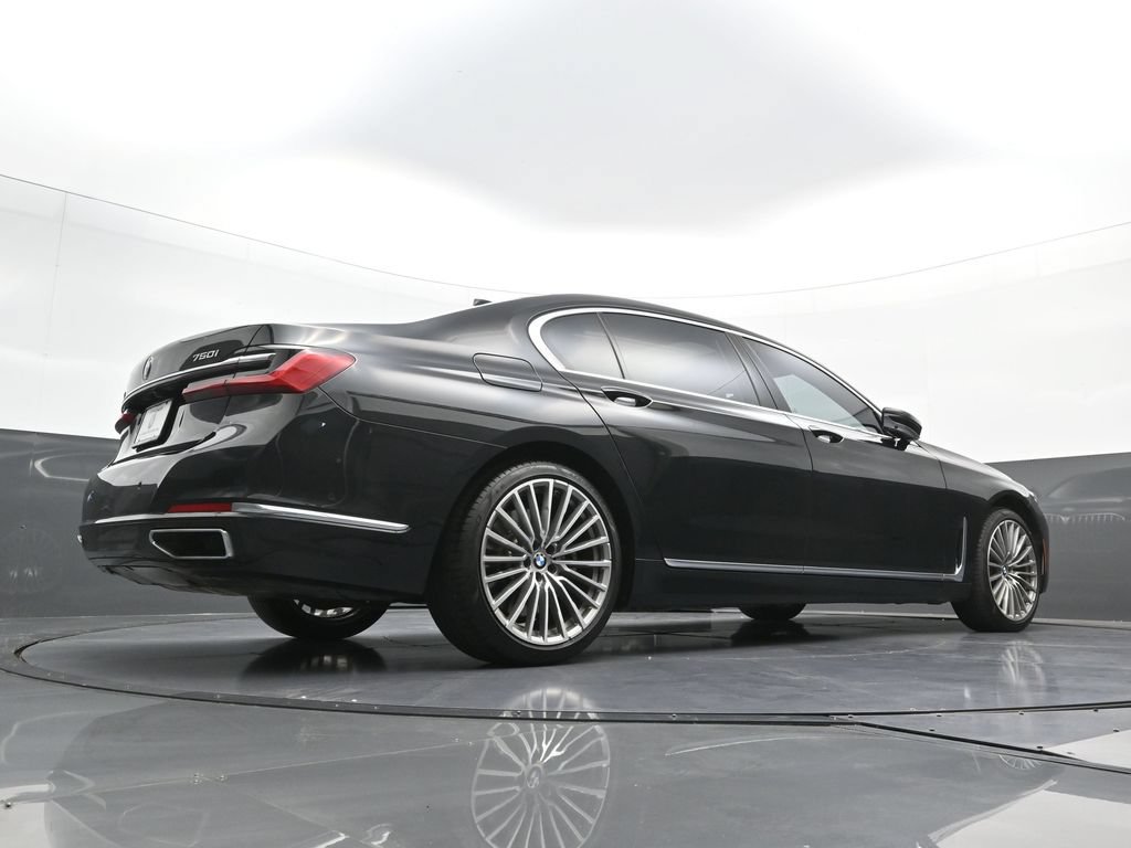 Used 2022 BMW 750i xDrive w/ Autobahn Package AWD/4WD image 28