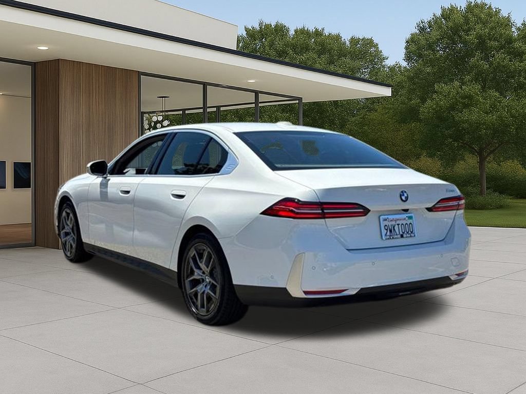 Used 2026 BMW 530i w/ Convenience Package RWD image 12