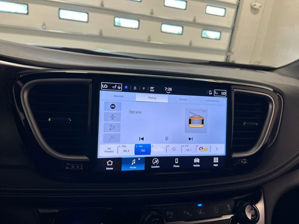 New 2025 Chrysler Pacifica Select image 22