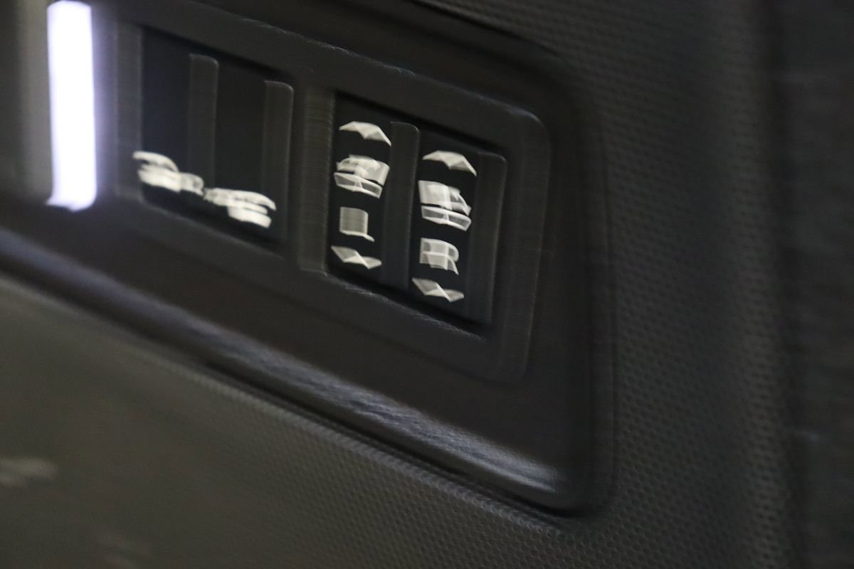 Used 2022 Cadillac Escalade Sport Platinum w/ LPO, ONYX Package image 66