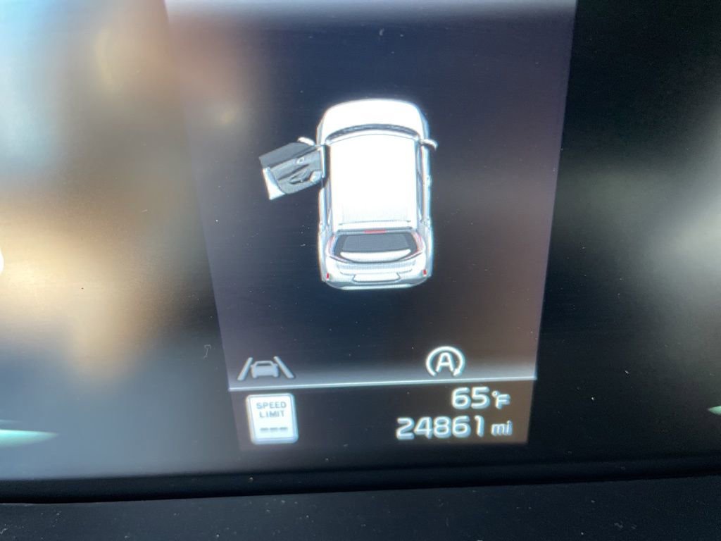 Used 2025 Kia Soul LX w/ LX Technology Package image 17