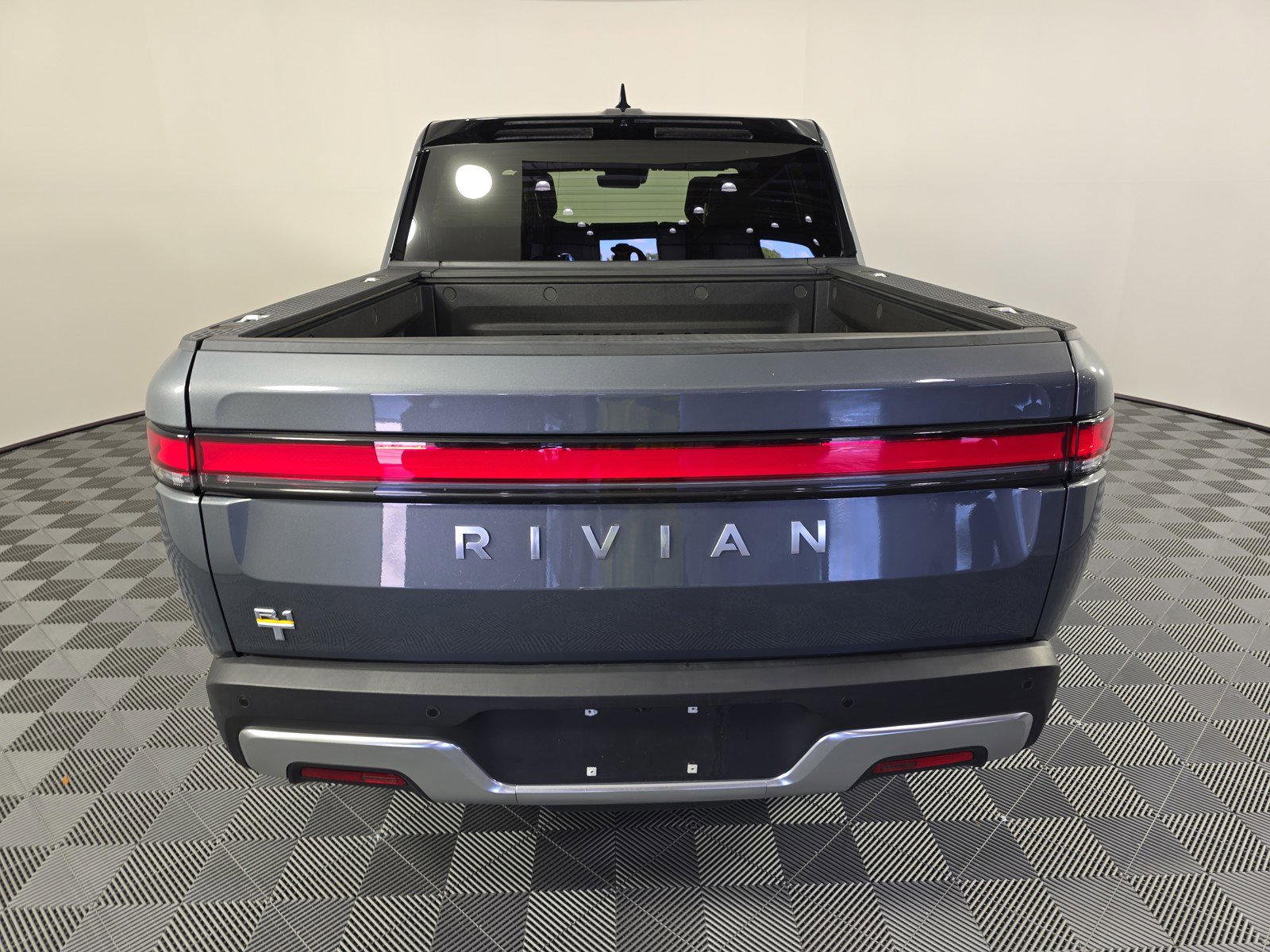 Used 2023 Rivian R1T Adventure AWD/4WD image 4