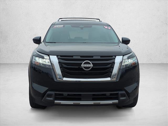 Used 2023 Nissan Pathfinder SL image 2