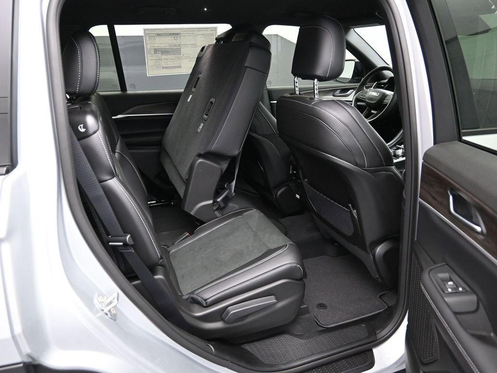 New 2026 Jeep Grand Cherokee L 4WD image 28