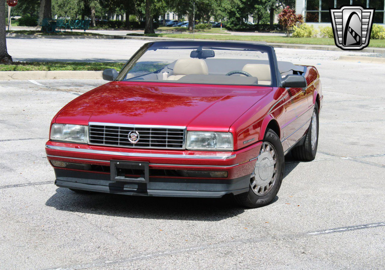 Used 1993 Cadillac Allante image 2