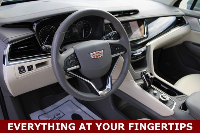 Certified 2025 Cadillac XT6 Premium Luxury AWD/4WD image 2