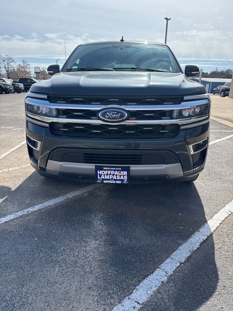 Used 2022 Ford Expedition Max Limited image 5