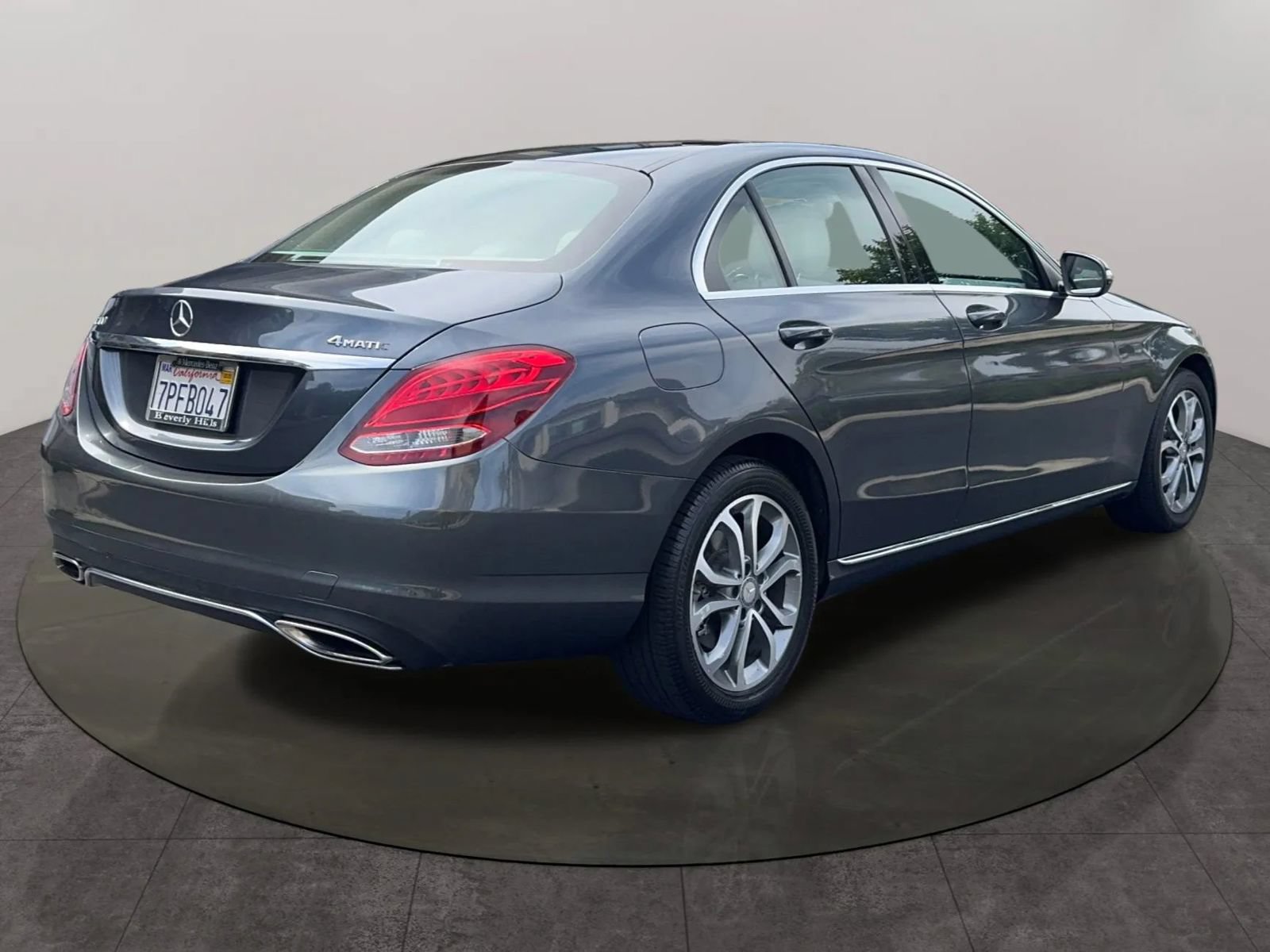 Used 2015 Mercedes-Benz C 300 4MATIC Sedan image 5