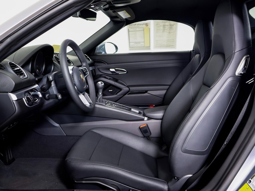 Used 2025 Porsche 718 Boxster image 5