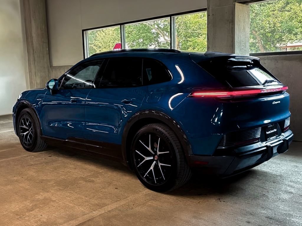 New 2026 Porsche Cayenne Electric AWD/4WD image 3