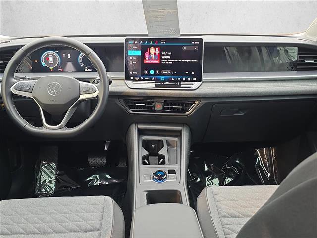 Used 2025 Volkswagen Tiguan S image 19