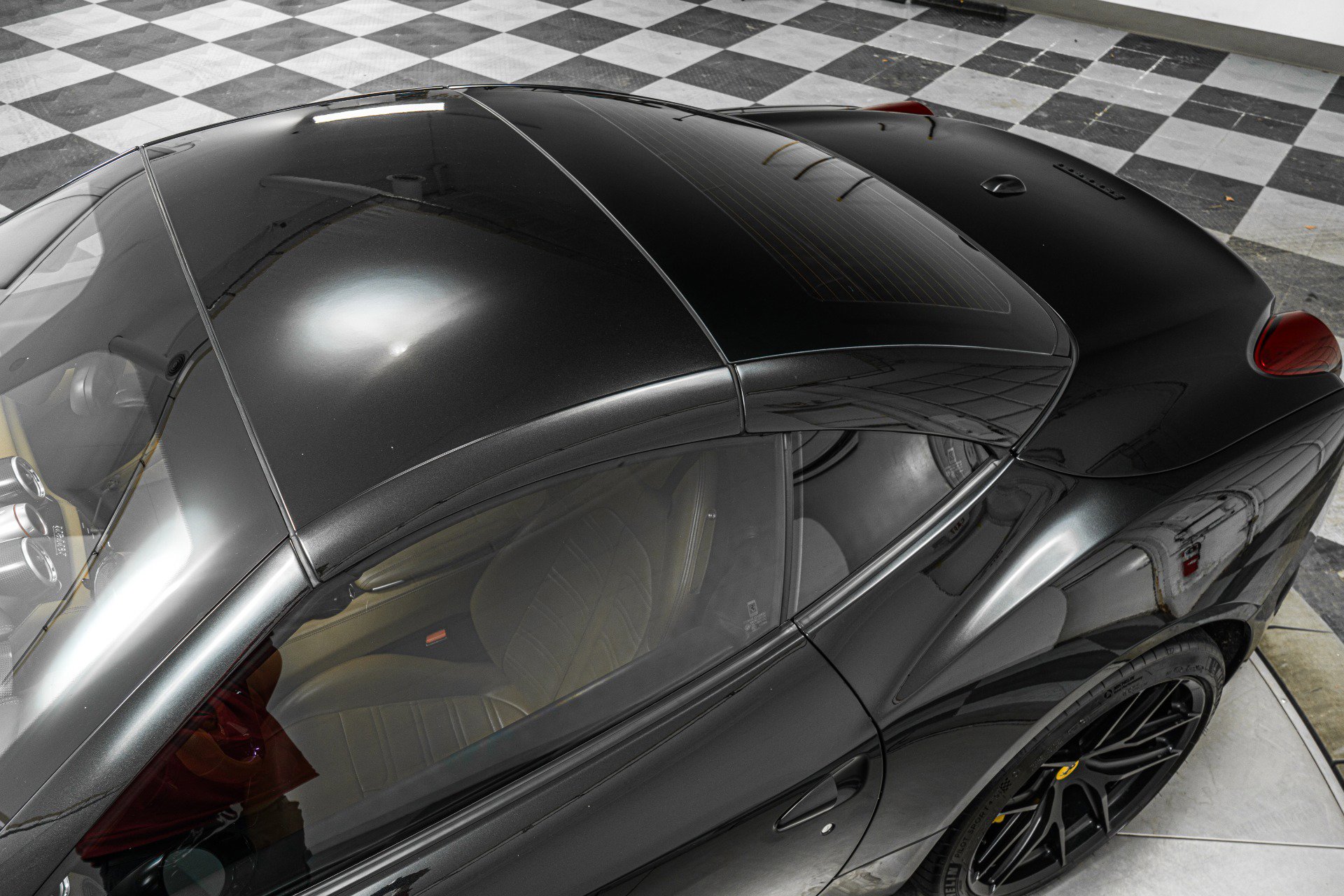 Used 2015 Ferrari California T image 39