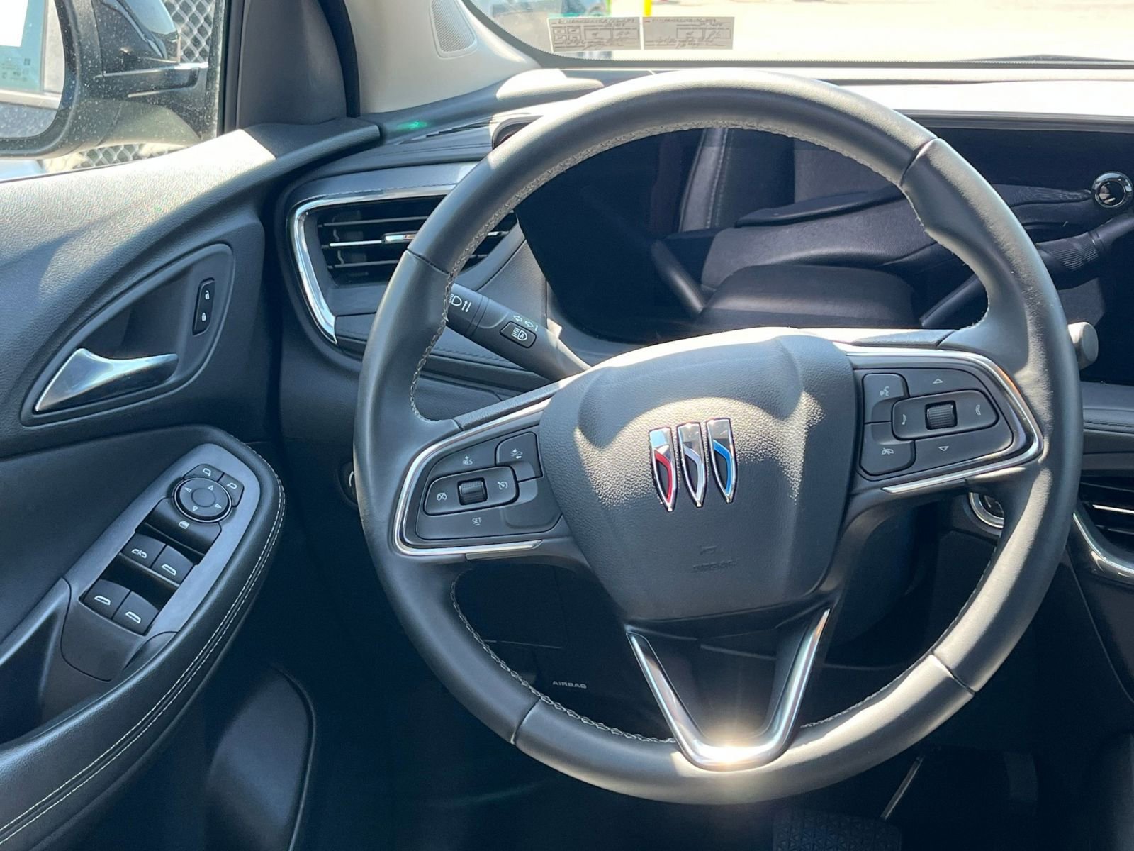 Used 2025 Buick Encore GX Preferred AWD/4WD image 28