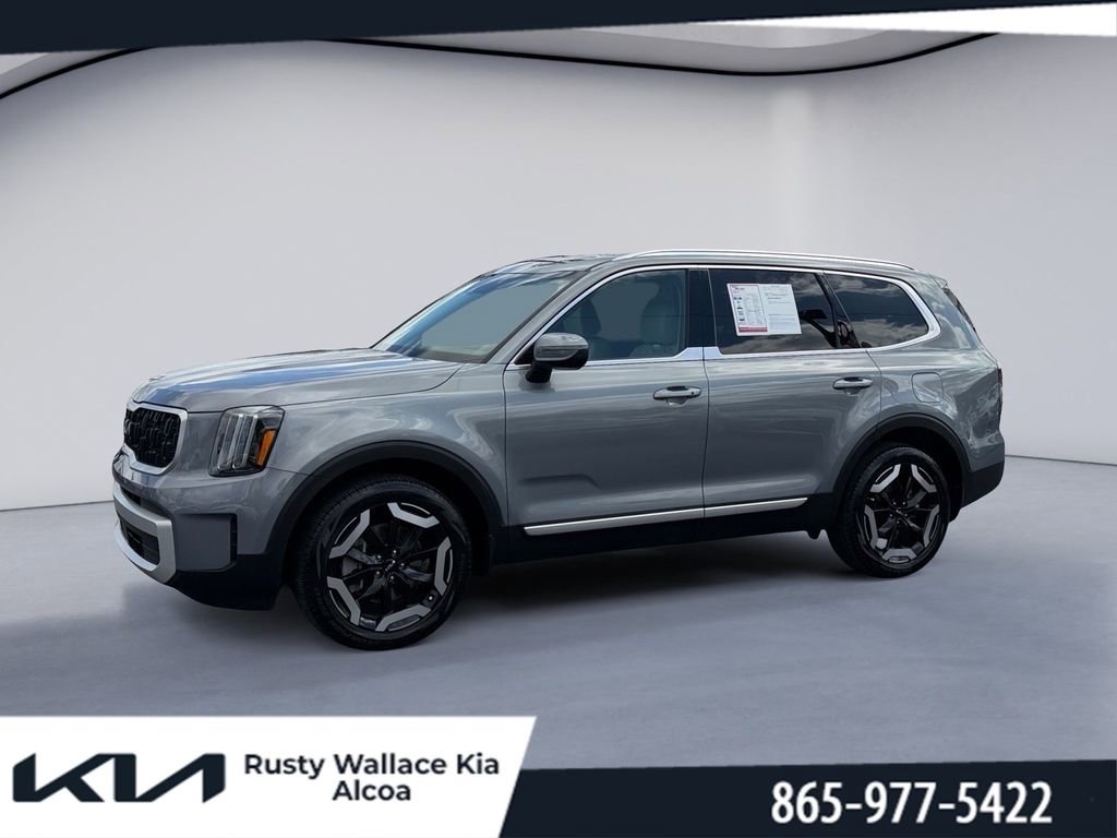 Used 2025 Kia Telluride EX w/ EX Captain's Chair Package image 1