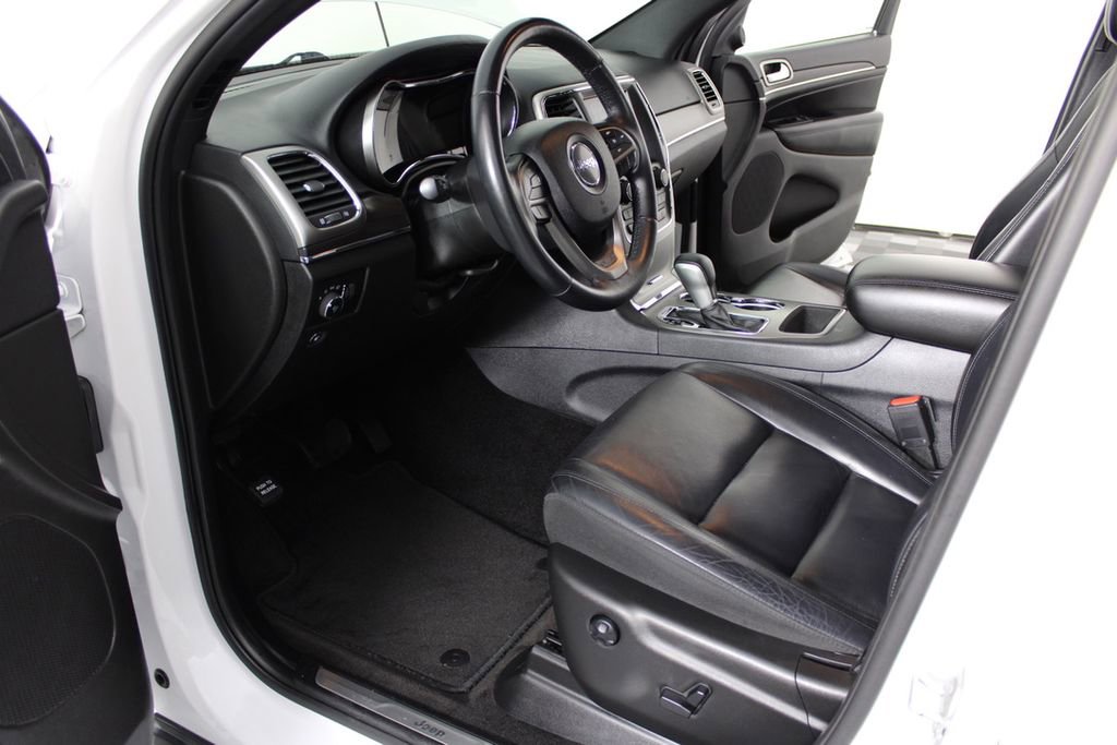Used 2018 Jeep Grand Cherokee Limited image 18