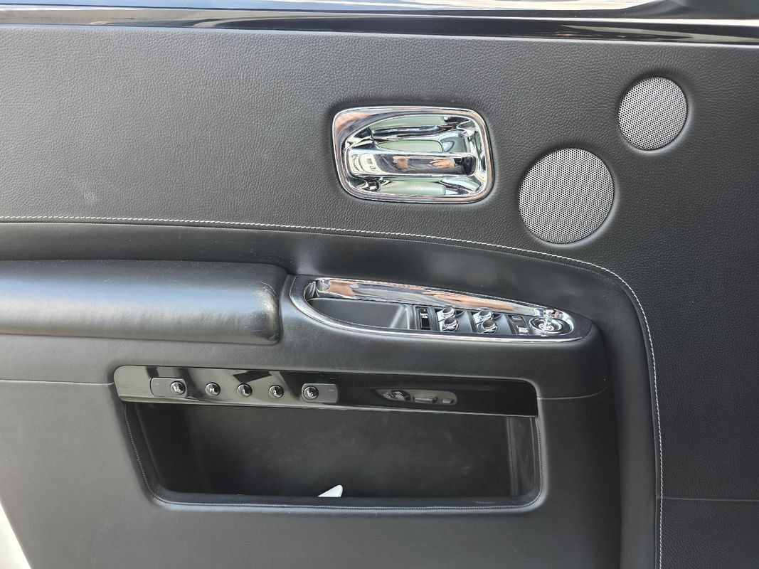 Used 2016 Rolls-Royce Ghost RWD image 20