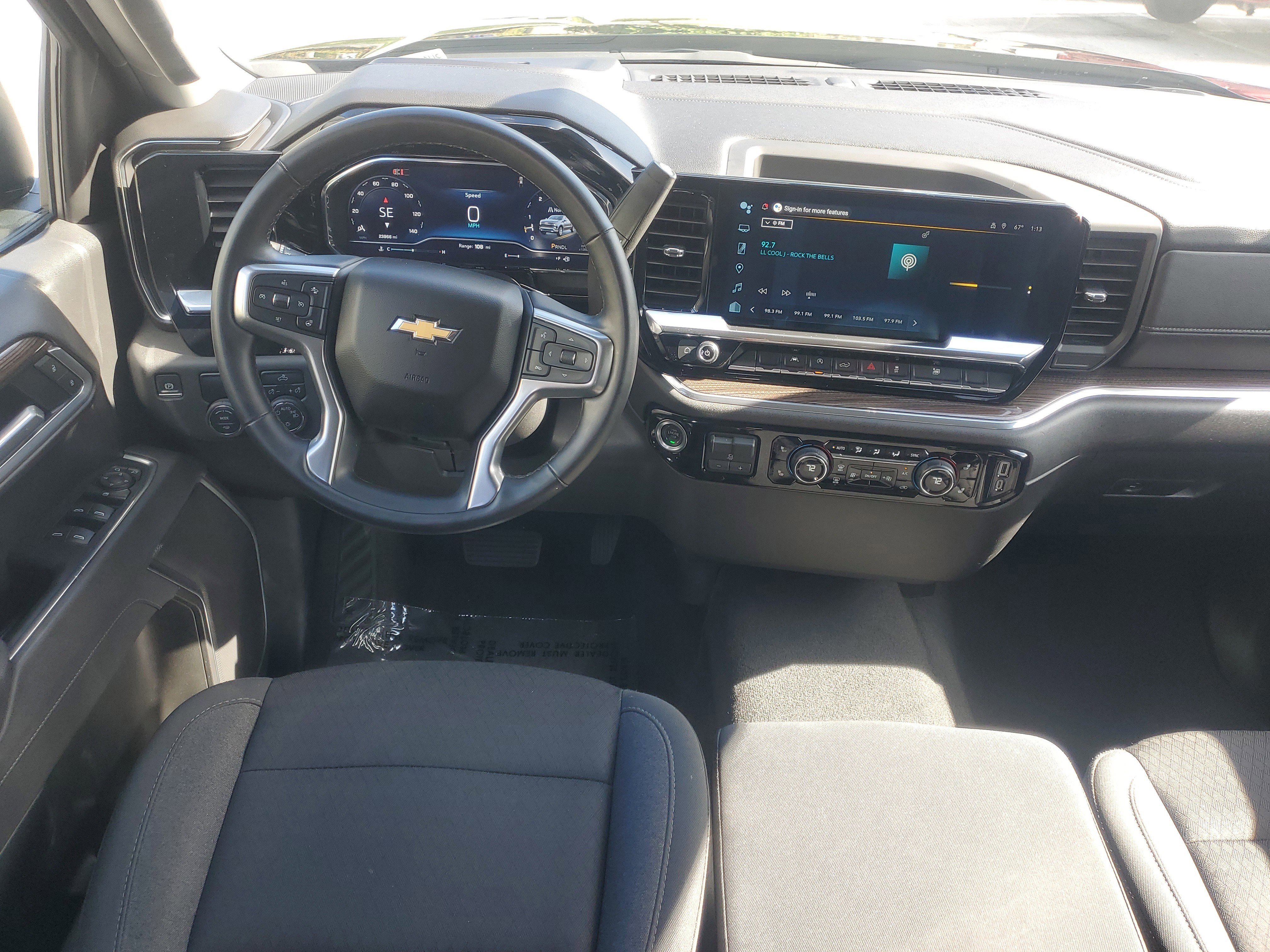 Used 2025 Chevrolet Silverado 1500 LT image 9