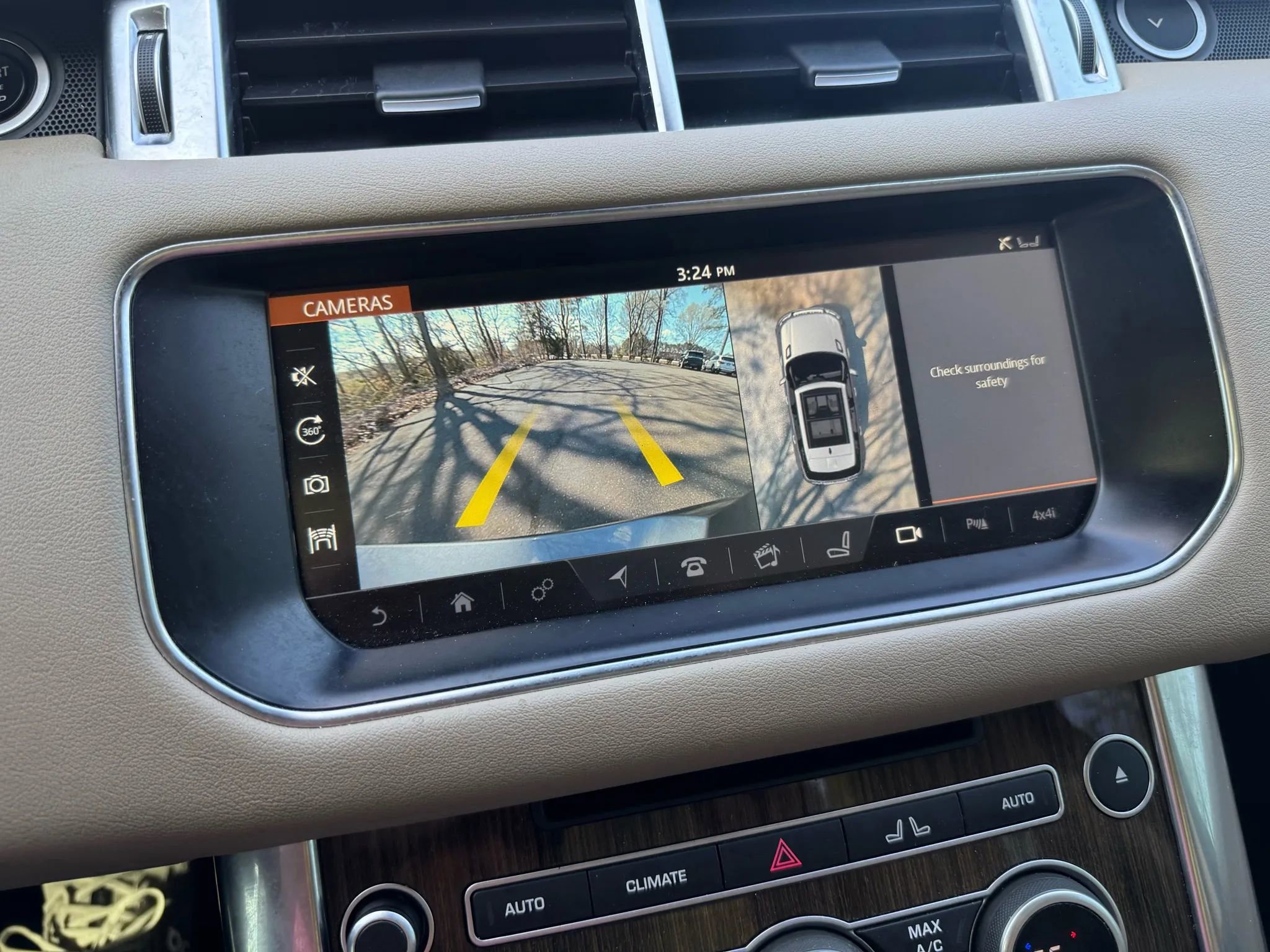 Used 2017 Land Rover Range Rover Sport HSE image 32