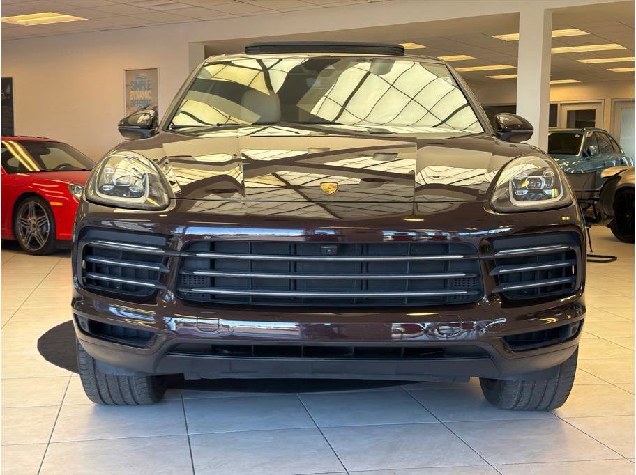 Used 2022 Porsche Cayenne Platinum Edition image 2