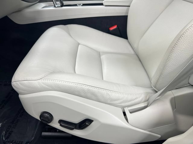 Used 2024 Volvo XC60 T8 Plus w/ Protection Package Premier AWD/4WD image 13