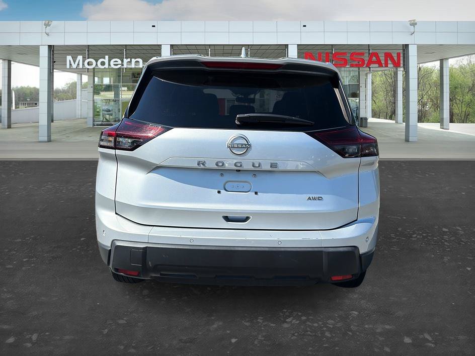 Certified 2025 Nissan Rogue SV AWD/4WD image 4