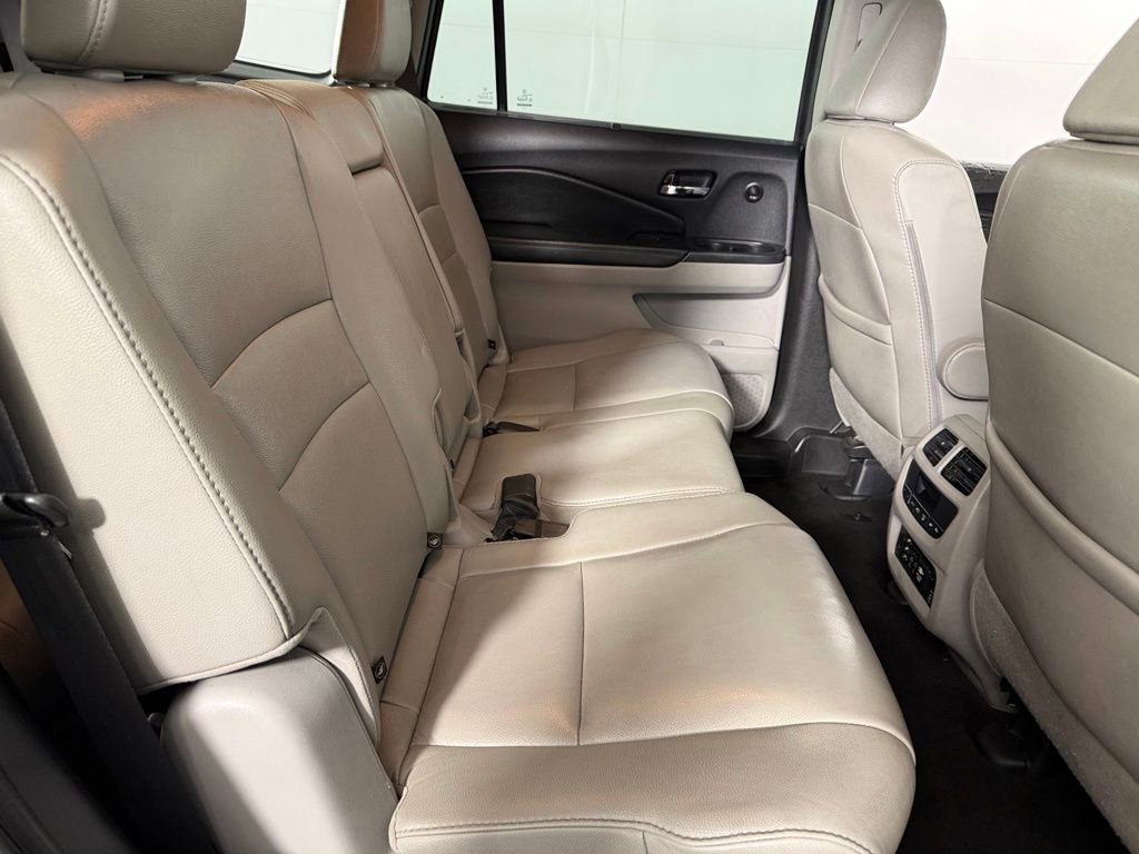 Used 2017 Honda Pilot Touring image 30