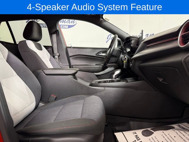 Used 2024 Chevrolet Trax RS w/ Sunroof Package FWD image 17
