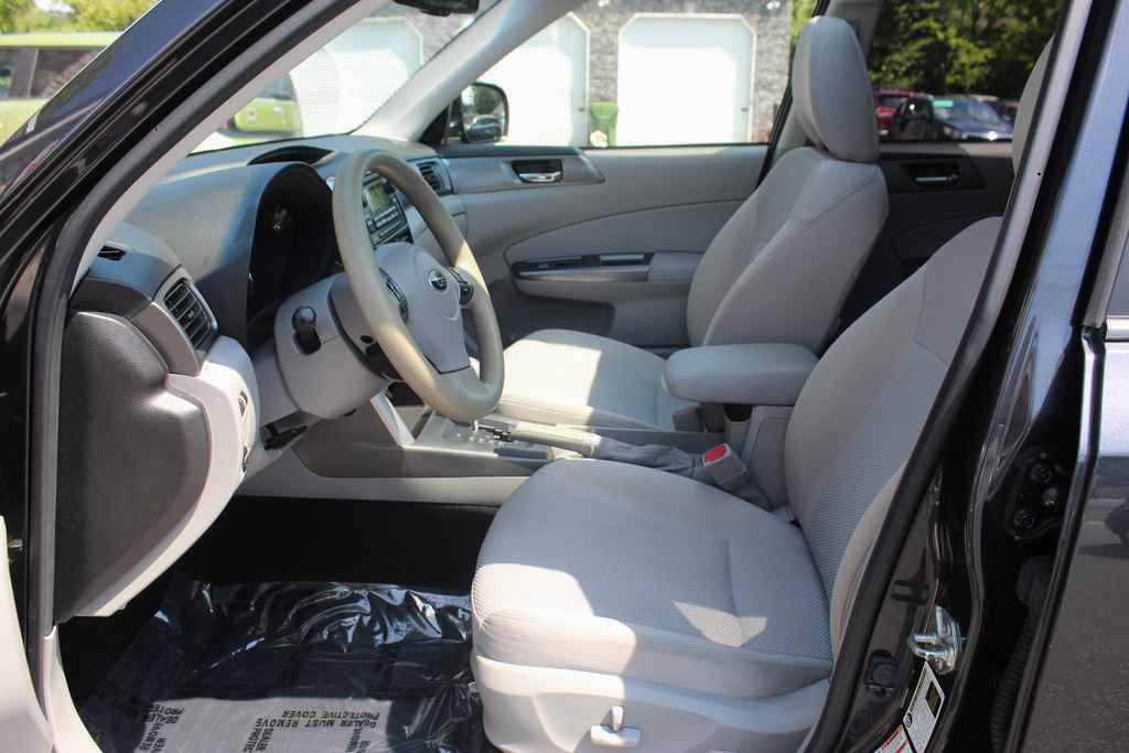 Used 2013 Subaru Forester 2.5X Premium w/ All-Weather Pkg AWD/4WD image 25
