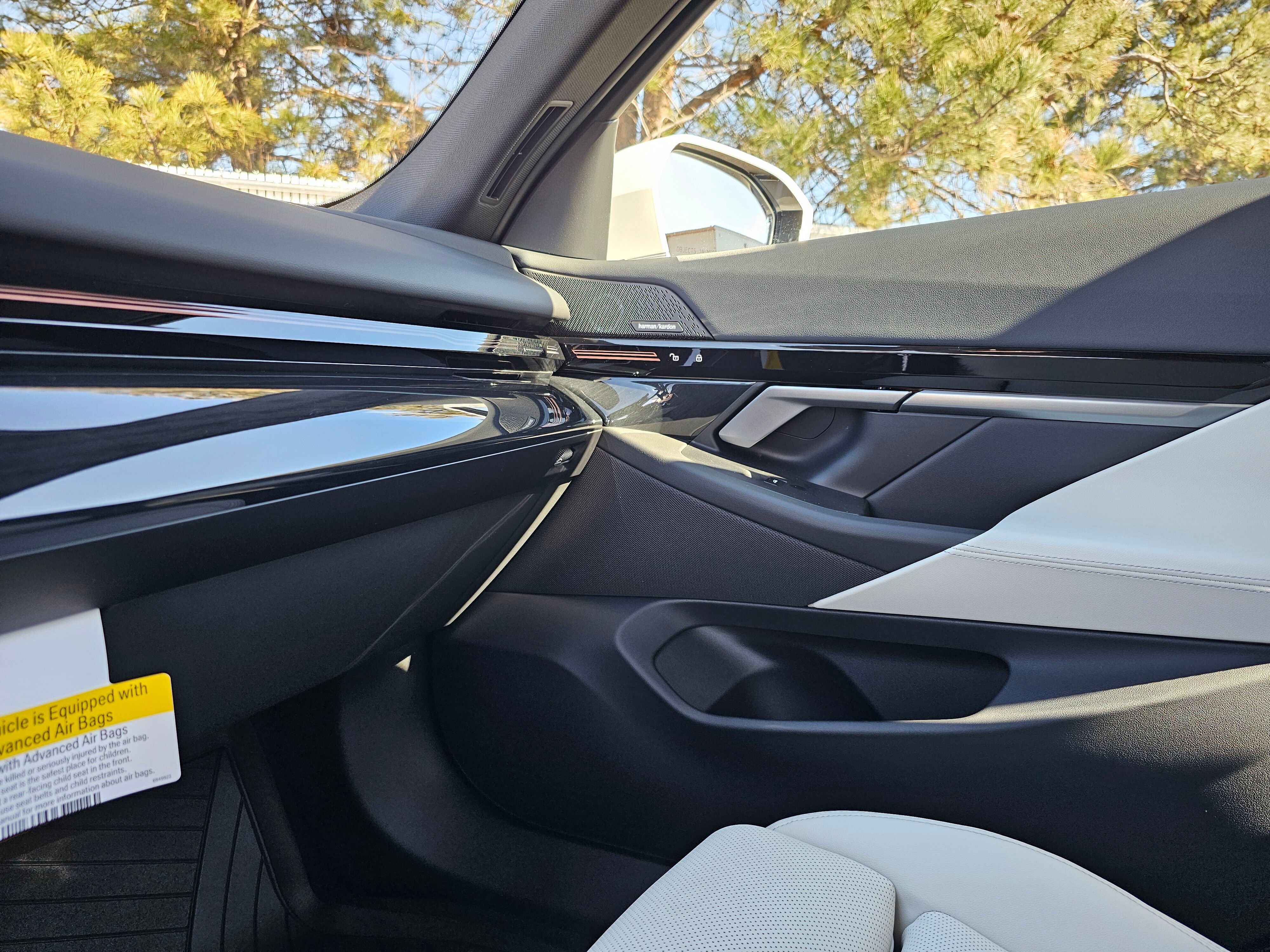 New 2025 BMW 530i xDrive image 25