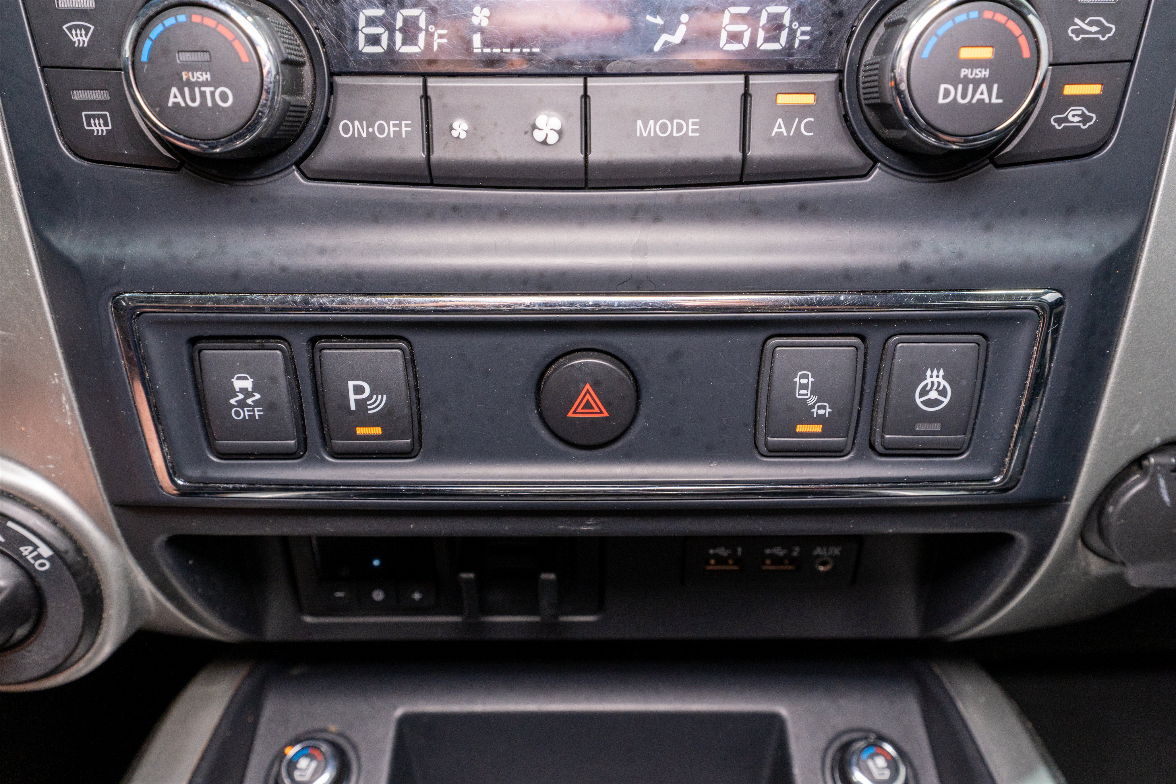 Used 2019 Nissan Titan PRO-4X w/ Pro-4x Convenience Package AWD/4WD image 24