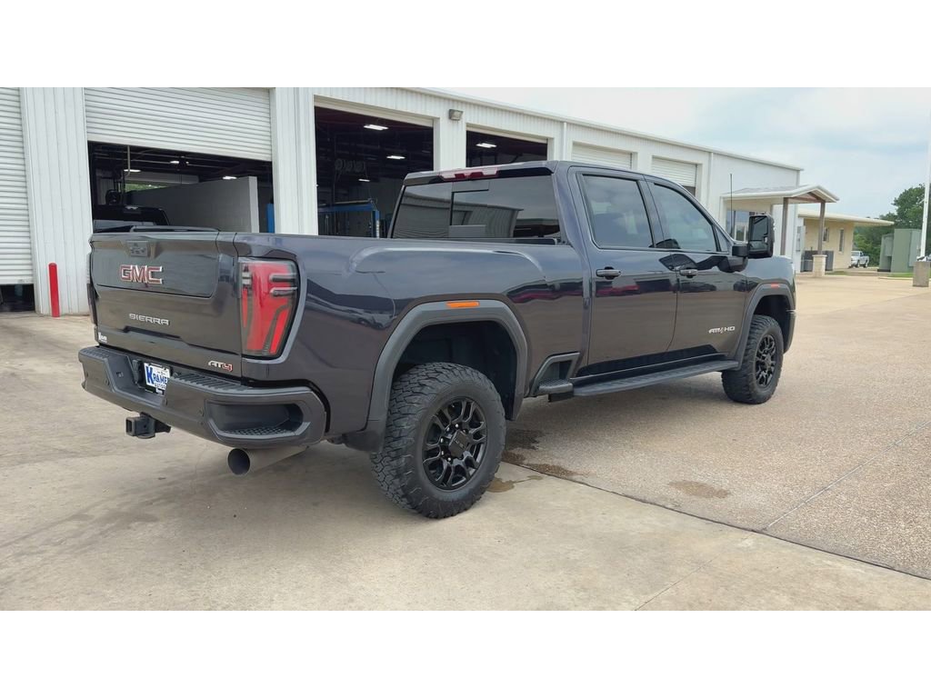 Used 2024 GMC Sierra 2500 AT4 w/ AT4 Preferred Package AWD/4WD image 8