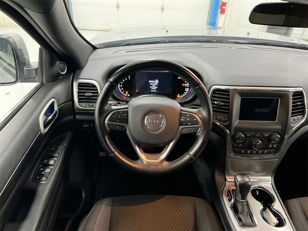 Used 2021 Jeep Grand Cherokee Laredo w/ Security & Convenience Group image 11